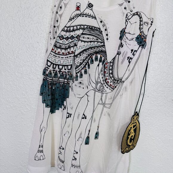 Key Closet Top Womens XS Camel Swarovski Crystal Rhinestone Tank Tee White NEW - Picture 2 of 10